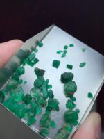 22.65 ct Untreated Emerald Lot from Swat (7.92 × 7.20 × 4.07 mm): Nature’s Finest in Miniature - Image 2