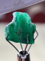 6.47 ct Swat Emerald Crystal – Symmetry and Vivid Green in Nature’s Form - Image 3