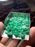46.45 ct Swat Emerald Rough Lot: Fine with Strong Total Weight - Image 2