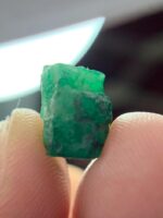 6.47 ct Swat Emerald Crystal – Symmetry and Vivid Green in Nature’s Form - Image 12