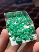 46.45 ct Swat Emerald Rough Lot: Fine with Strong Total Weight - Image 3