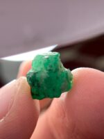 6.47 ct Swat Emerald Crystal – Symmetry and Vivid Green in Nature’s Form - Image 6