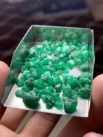 46.45 ct Swat Emerald Rough Lot: Fine with Strong Total Weight - Image 11