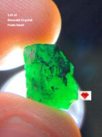5.61 ct Swat Emerald Crystal – Compact Elegance in Vivid Green