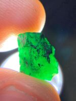 5.61 ct Swat Emerald Crystal – Compact Elegance in Vivid Green - Image 5