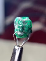 5.61 ct Swat Emerald Crystal – Compact Elegance in Vivid Green - Image 9