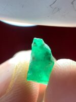 2.72ct Swat Emerald Crystal – Natural Untreated Green Gem (9.76 x 6.07 x 5.52 mm) - Image 7