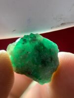 10.30ct Emerald Crystal from Swat: Natural Beauty from the Heart of Pakistan - Image 3
