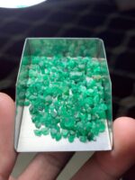 Discovering the Beauty of a 38.80 ct Swat Emerald Rough Lot - Image 2