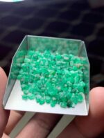 Discovering the Beauty of a 38.80 ct Swat Emerald Rough Lot - Image 4