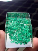 Discovering the Beauty of a 38.80 ct Swat Emerald Rough Lot - Image 5