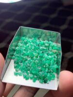 Discovering the Beauty of a 38.80 ct Swat Emerald Rough Lot - Image 7