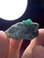 68.55ct Swat Emerald Specimen – Large Natural Green Crystal (39.95×23.41×13.82 mm) - Image 2