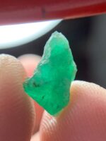 2.30 ct Swat Emerald Crystal, Pakistan Gemstone - Image 11