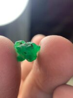 The Natural Brilliance of a 3.27 Carat Swat Emerald Crystal - Image 3