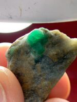 40.70 ct Emerald Specimen from Swat (28.32 × 20.27 × 12.19 mm): A Vivid Piece of Natural Art - Image 3