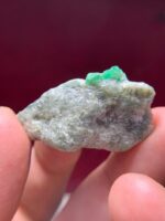 68.55ct Swat Emerald Specimen – Large Natural Green Crystal (39.95×23.41×13.82 mm) - Image 4