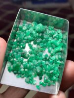 Explore the 47.60 ct Rough Emerald Lot from Swat Valley, Pakistan - Image 5