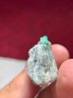68.55ct Swat Emerald Specimen – Large Natural Green Crystal (39.95×23.41×13.82 mm) - Image 5
