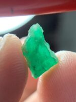 2.30 ct Swat Emerald Crystal, Pakistan Gemstone - Image 9