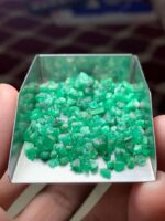 Explore the 47.60 ct Rough Emerald Lot from Swat Valley, Pakistan - Image 10