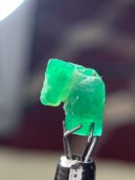 The Natural Brilliance of a 3.27 Carat Swat Emerald Crystal - Image 10