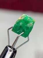 2.00ct Swat Emerald Crystal: Compact Brilliance from the Heart of the Valley - Image 10