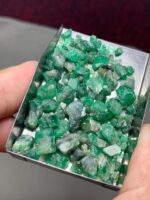 76.95 ct Rough Emerald from Swat — Raw Gemstone Magic - Image 2