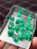 35.90 Carat Emerald Rough Lot from Swat - Image 5