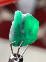4.30 ct Swat Emerald Crystal – Natural Beauty from the Mountains of Pakistan - Image 4