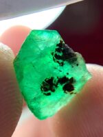 Stunning 4.45ct Swat Emerald Crystal: A Rare Gem of Nature - Image 5