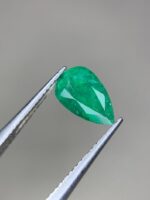 0.95ct Faceted Emerald – Pear Cut Perfection - Image 5