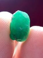 4.00ct Swat Emerald Crystal: A Bold Natural with Impressive Dimensions - Image 6