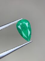 0.95ct Faceted Emerald – Pear Cut Perfection - Image 9