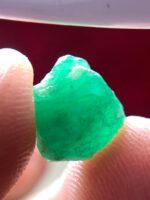 2.65ct Swat Emerald Crystal: A Compact Gem with Vivid Green - Image 2