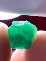 2.65ct Swat Emerald Crystal: A Compact Gem with Vivid Green - Image 4