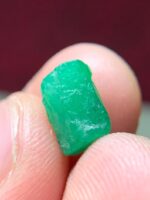 4.00ct Swat Emerald Crystal: Natural Clarity and Deep Color in a Compact Form - Image 2