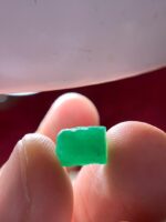 4.00ct Swat Emerald Crystal: Natural Clarity and Deep Color in a Compact Form - Image 4