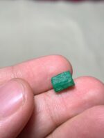 4.00ct Swat Emerald Crystal: Natural Clarity and Deep Color in a Compact Form - Image 5