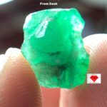 4.50 ct Swat Emerald Crystal – Vibrant Green Gem from Pakistan