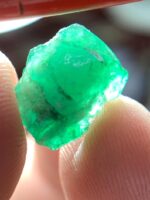 4.50 ct Swat Emerald Crystal – Vibrant Green Gem from Pakistan - Image 5