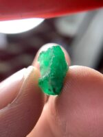 4.50 ct Swat Emerald Crystal – Vibrant Green Gem from Pakistan - Image 9