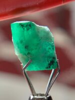 4.50 ct Swat Emerald Crystal – Natural Green Gem from Pakistan - Image 4
