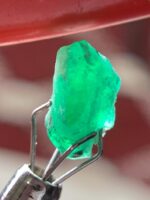3.14 ct Swat Emerald Crystal – Natural Green Beauty from Pakistan - Image 6