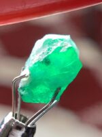 3.14 ct Swat Emerald Crystal – Natural Green Beauty from Pakistan - Image 8