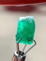 3.42 Carat Swat Emerald Crystal: Subtle Charm in a Natural Form - Image 4