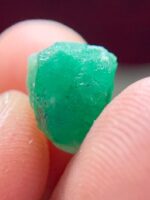 3.65ct Swat Emerald Crystal: Rich Color and Natural Brilliance in a Medium-Sized - Image 6