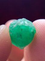3.65ct Swat Emerald Crystal: Rich Color and Natural Brilliance in a Medium-Sized - Image 10