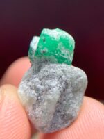 10.10ct Swat Emerald Specimen – A Small Gem with Big Character - Image 9