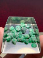 Rare Find: 39.65ct Swat Emerald Lot with Brilliant Clarity & Color - Image 4